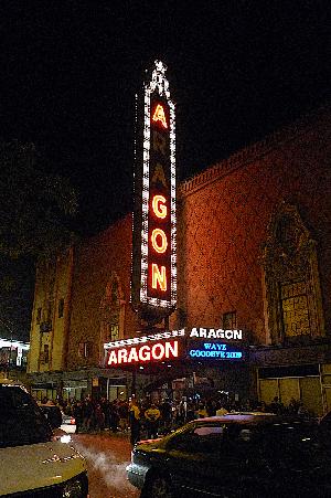 <a href='concert.php?concertid=846'>2009-08-28 - Aragon Ballroom - Chicago</a>