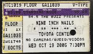 <a href='concert.php?concertid=530'>2005-10-19 - Toyota Center - Houston</a>
