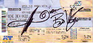 <a href='concert.php?concertid=488'>2005-06-14 - Outdoor Arena - Vienna</a>