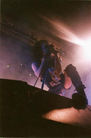 <a href='concert.php?concertid=334'>1995-02-05 - La Crosse Center - La Crosse</a>