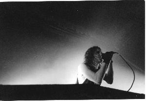 <a href='concert.php?concertid=334'>1995-02-05 - La Crosse Center - La Crosse</a>