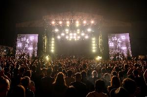 <a href='concert.php?concertid=989'>2017-07-23 - FYF Fest - Los Angeles</a>