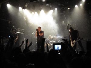 <a href='concert.php?concertid=833'>2009-08-22 - Bowery Ballroom - New York</a>